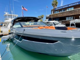 Αγοράστε 2022 Cruisers Yachts 38 Gls