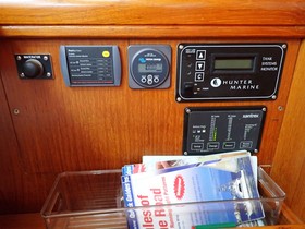 2004 Hunter 44