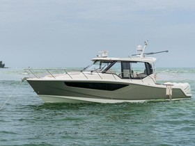 Купити 2021 Boston Whaler 405 Conquest