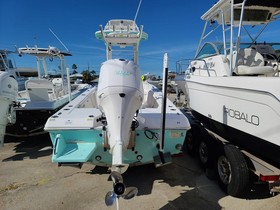 2019 Everglades 243 Center Console