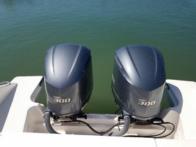 2017 Pursuit Dc 325 Dual Console