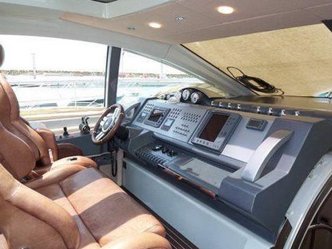 2005 Azimut 68S