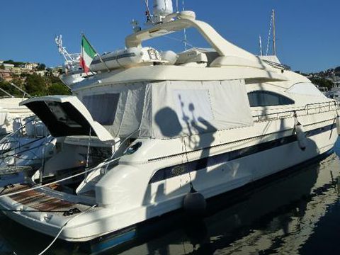 Astondoa 72 Fly
