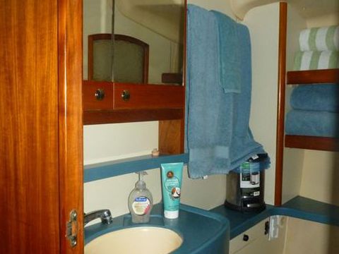 2003 Hunter 426 til salgs