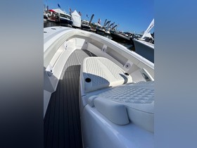 2021 Front Runner 36 Center Console