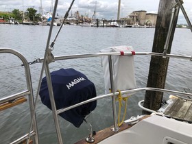 1984 Endeavour 33 Sloop