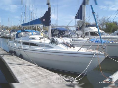 Hunter Channel 32