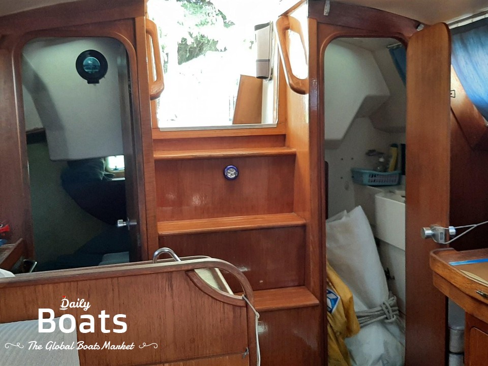 1987 Moody 28 Twin Keel for sale. View price, photos and Buy 1987 Moody