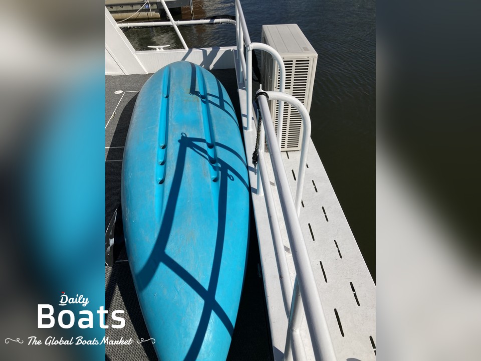 1987 Hilburn Houseboat for sale. View price, photos and Buy 1987