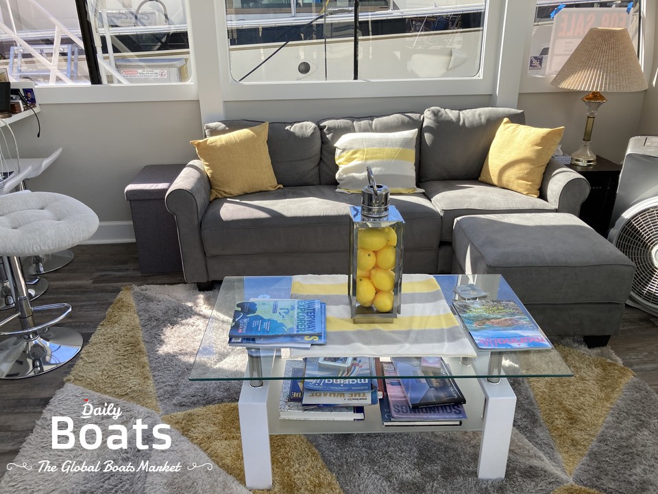 1987 Hilburn Houseboat for sale. View price, photos and Buy 1987