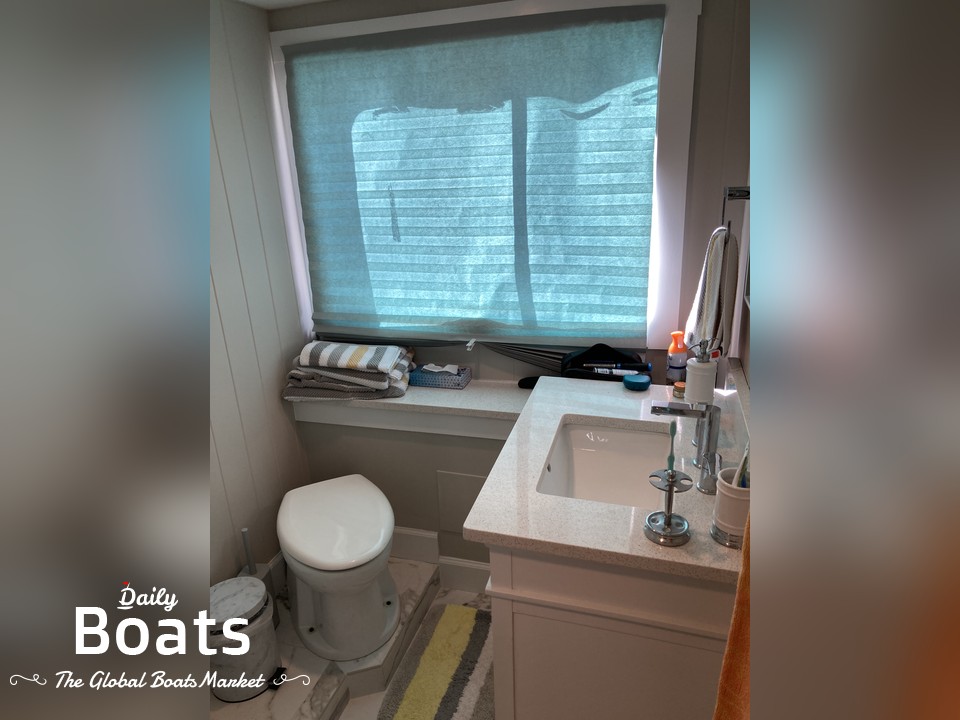 1987 Hilburn Houseboat for sale. View price, photos and Buy 1987