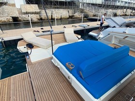 2022 Evo Yachts R4 za prodaju