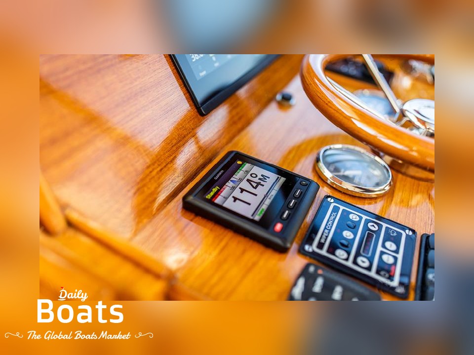 2004 Hinckley Talaria 40 for sale. View price, photos and Buy 2004