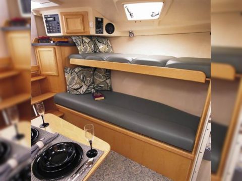 2001 Luhrs 290 Open