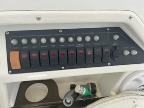 Купити 2002 Boston Whaler 255 Conquest