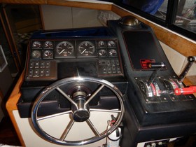 1990 Bayliner 4387 Motor Yacht til salgs