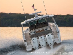 Koupit 2022 Tiara Yachts 38Ls
