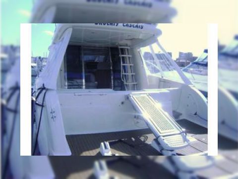 2004 Azimut 68