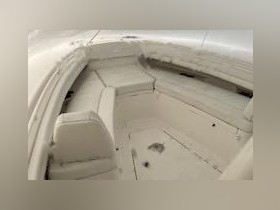 2017 Regulator 28 Forward Seating