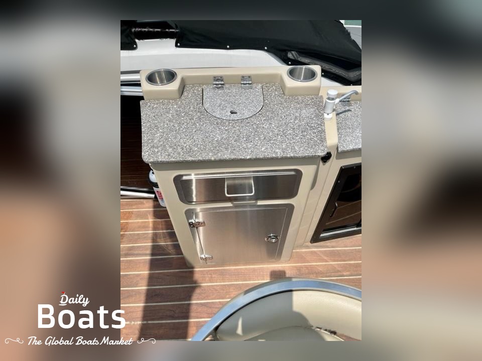 2017 Godfrey Aqua Patio 259 Cbd for sale. View price, photos and Buy