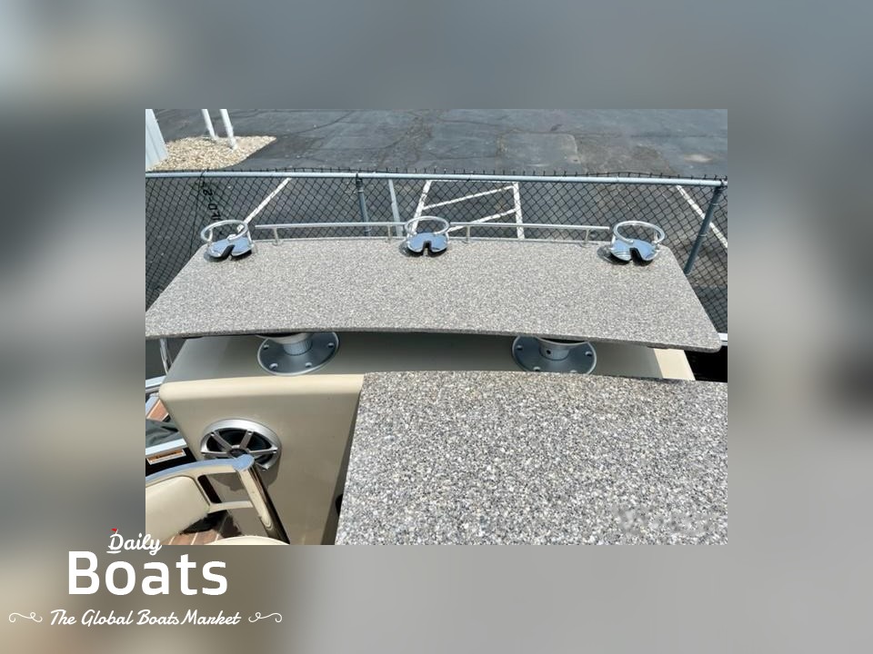 2017 Godfrey Aqua Patio 259 Cbd for sale. View price, photos and Buy