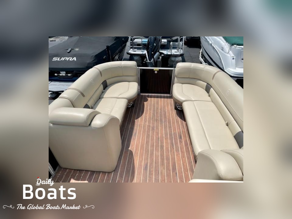 2017 Godfrey Aqua Patio 259 Cbd for sale. View price, photos and Buy