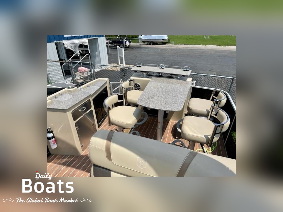 2017 Godfrey Aqua Patio 259 Cbd for sale. View price, photos and Buy