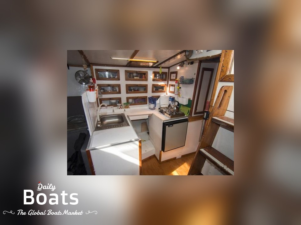 1982 Lion Yacht 38 for sale. View price, photos and Buy 1982 Lion Yacht