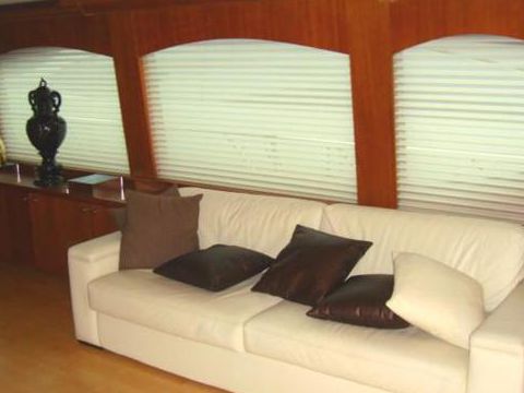 2008 Hatteras 80