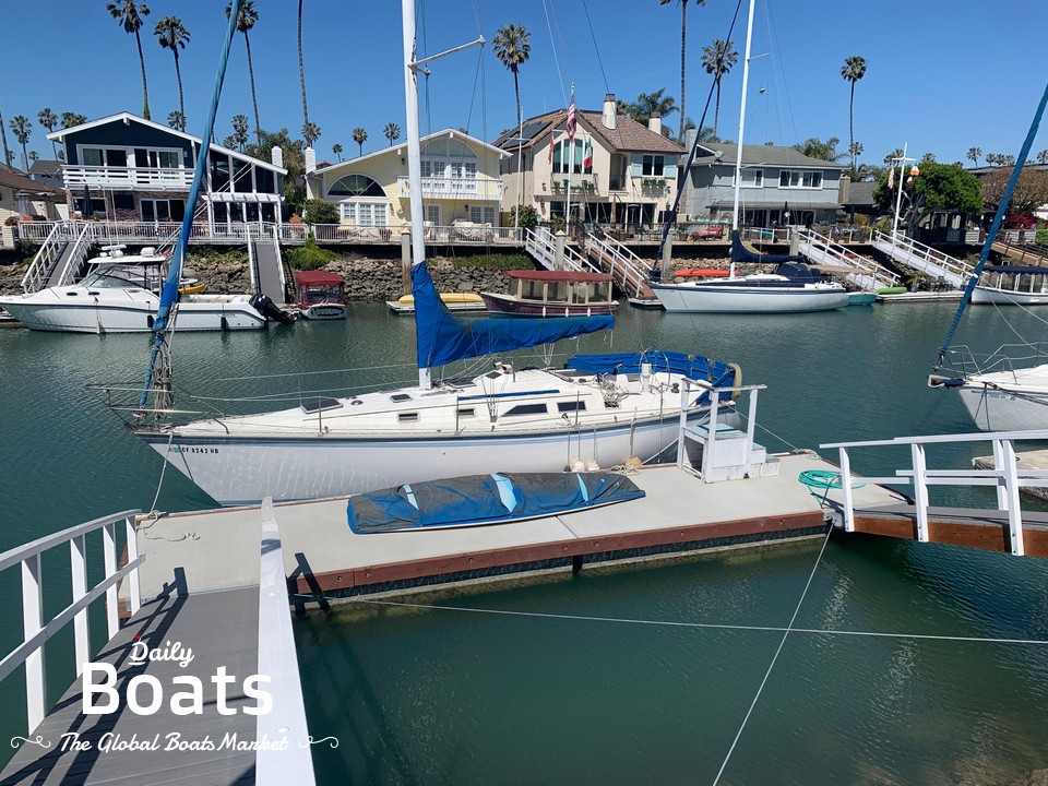 1983 Hunter 34