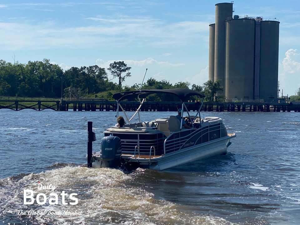 2015 Bennington 2350 Qcl for sale. View price, photos and Buy 2015