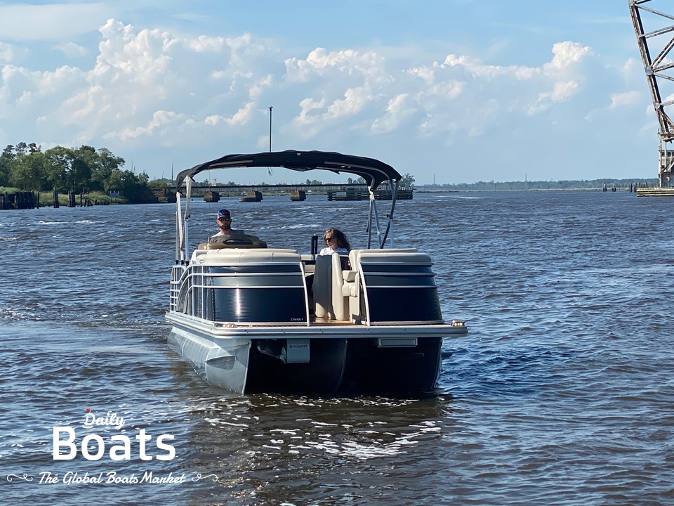 2015 Bennington 2350 Qcl for sale. View price, photos and Buy 2015