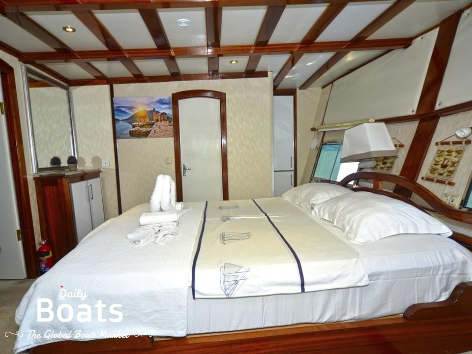 2004 Ketch Laminated 7 Cabins for sale. View price, photos and Buy 2004