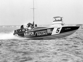 1980 Cigarette Racing  - Don Aronow 'Bubbledeck'