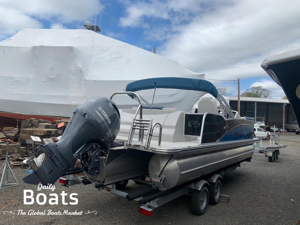 2020 Avalon Catalina Rear J Lounger 23' for sale. View price, photos