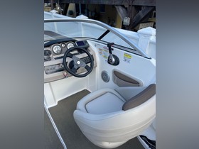 Kupiti 2015 Bayliner 215 Deck Boat