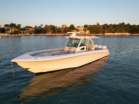 2010 Boston Whaler 370 Outrage till salu