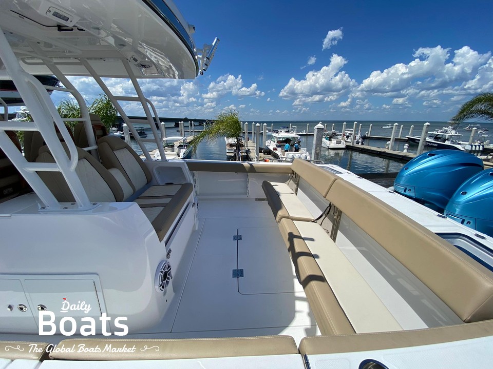 2022 Everglades 395 Center Console for sale. View price, photos and Buy