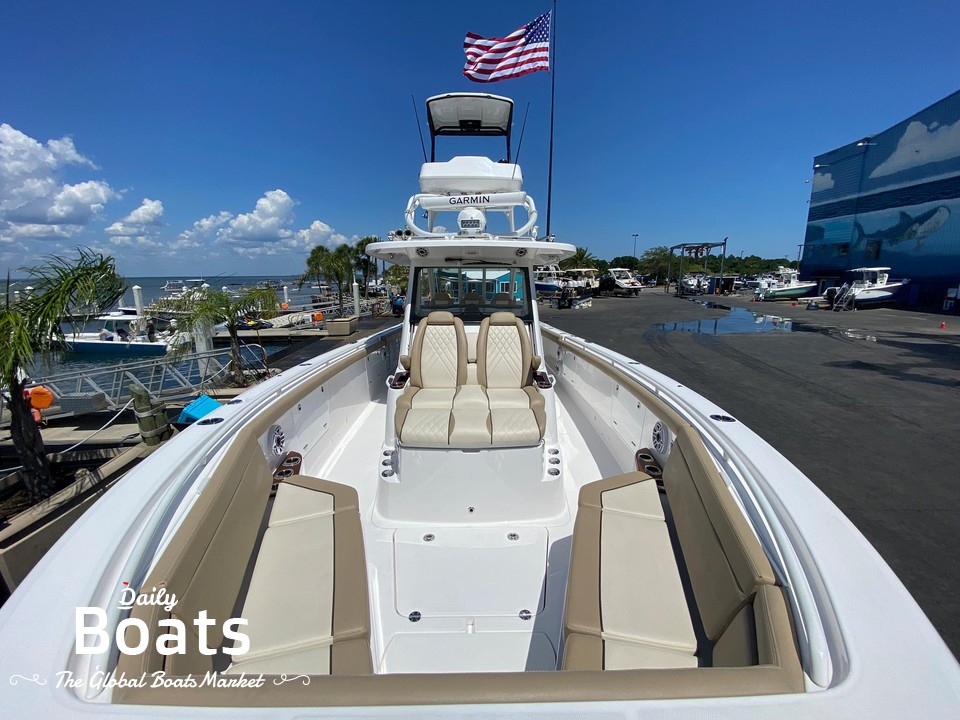 2022 Everglades 395 Center Console for sale. View price, photos and Buy