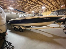 Bayliner 215Discovery