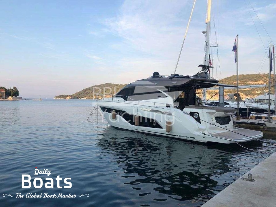 2017 Cranchi E52S
