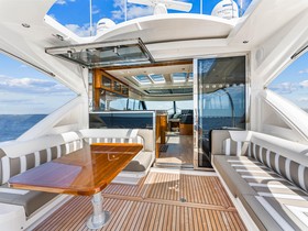 2017 Riviera 6000 Sport Yacht