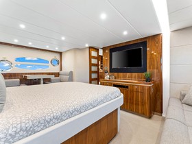 2017 Riviera 6000 Sport Yacht