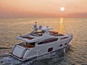 Ferretti Yachts 800 Ht