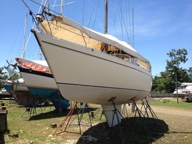 1990 Moody 425 for sale