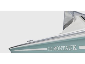 2022 Boston Whaler 210 Montauk