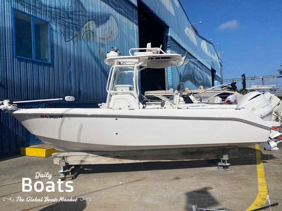 2014 Everglades 230 Center Console for sale. View price, photos and Buy