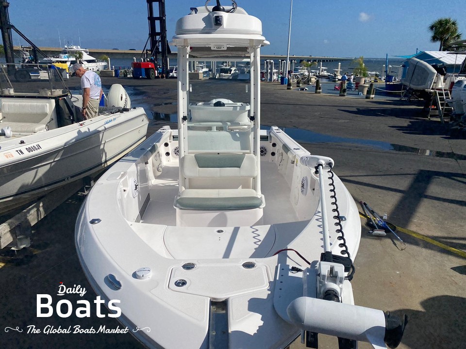 2014 Everglades 230 Center Console for sale. View price, photos and Buy