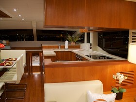 2022 Johnson 70 Motor Yacht Sky-Lounge