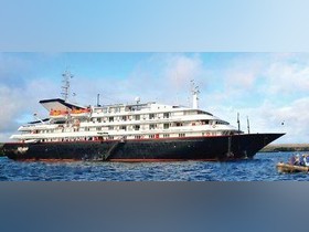 1990 Custom Luxury Boutique Cruise Ship à vendre